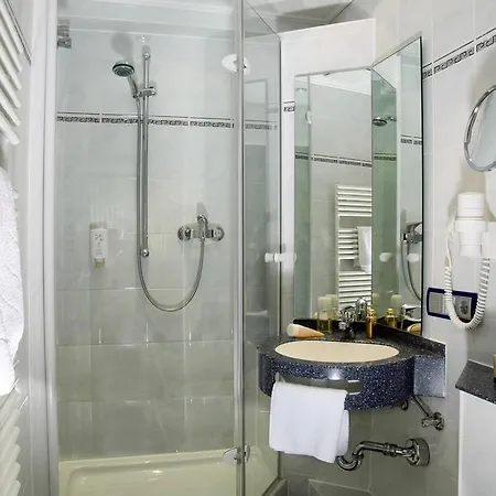 Loewen-seckenheim Otel 3*